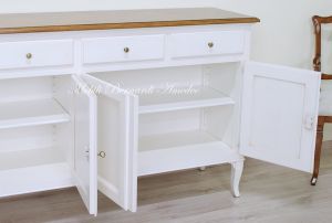 Credenza in legno massiccio con finitura colore bianco e top in legno di noce lunghezza 2 metri